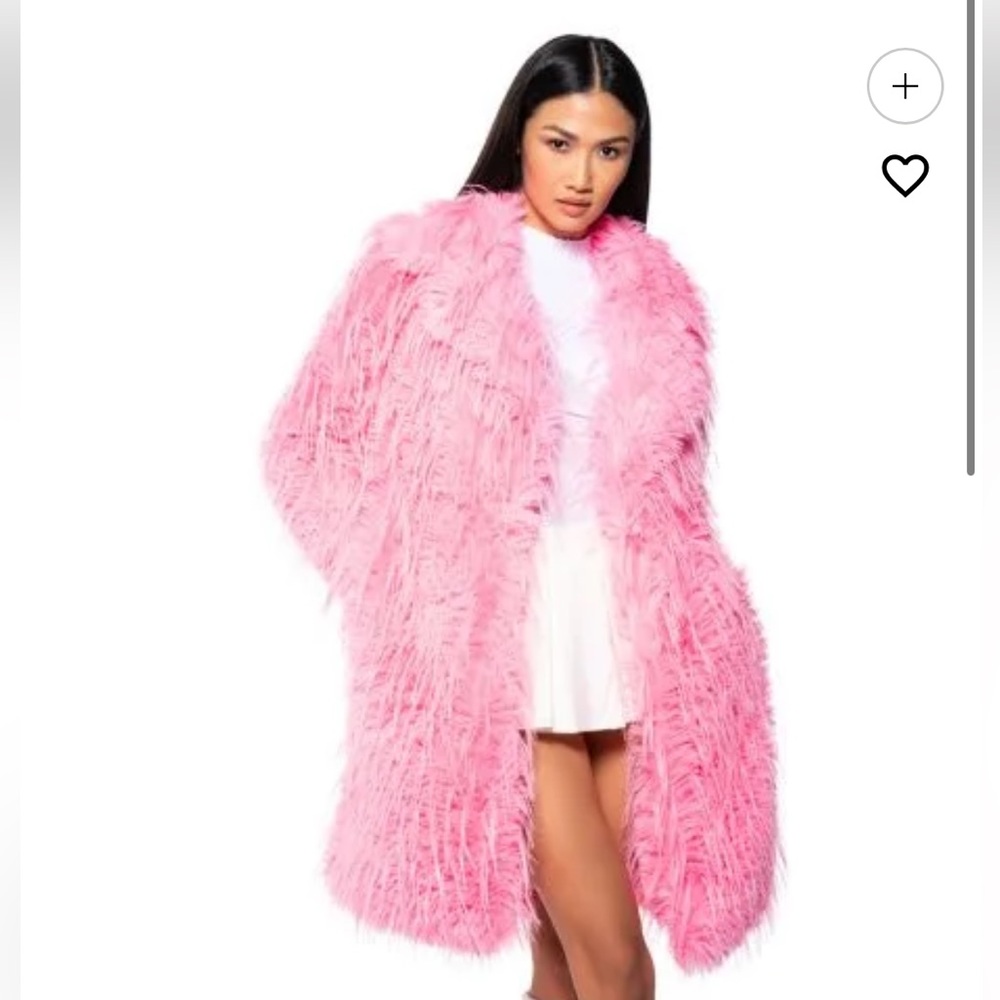 Stunnnning pink ostrich feather coat 🤍 NWT